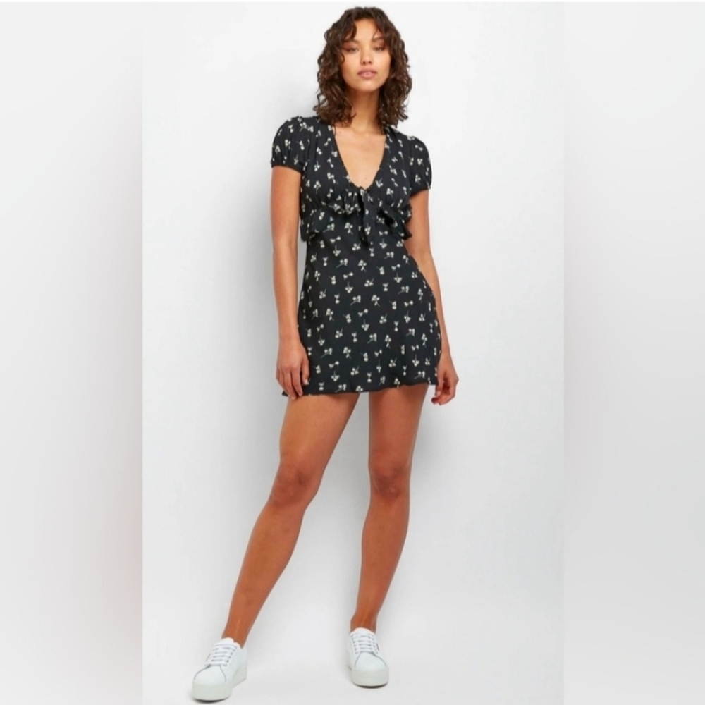Cotton Candy La Tie Front Floral Print Mini Dress- Black Sz Lg